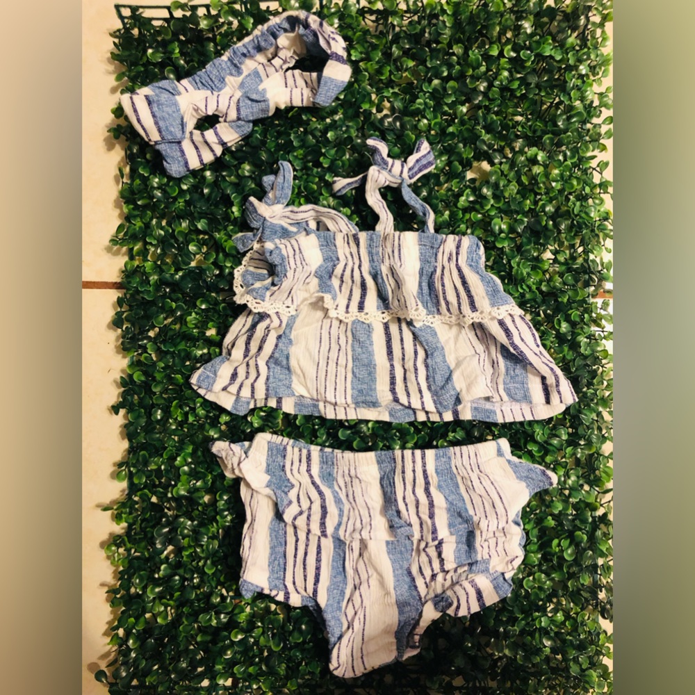 Jessica Simpson sizes 6-9 M